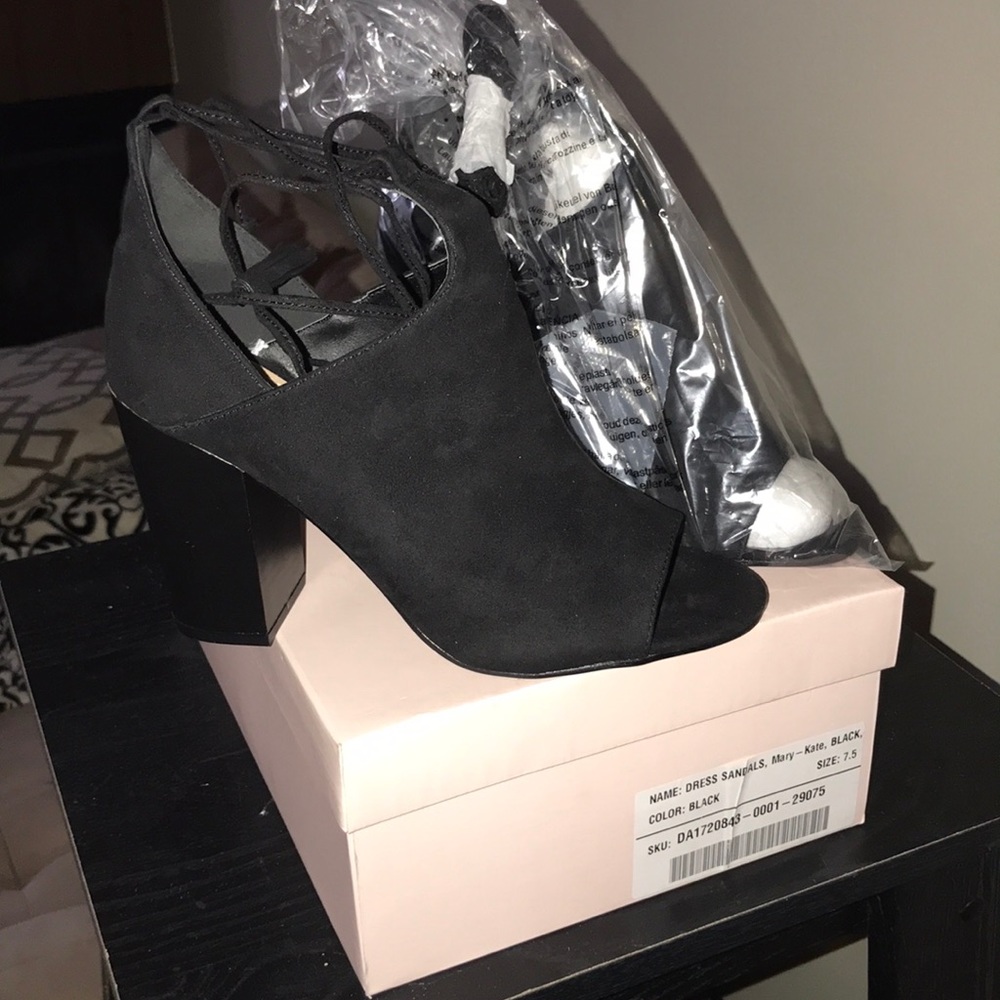 Heels. - Picture 1 of 1